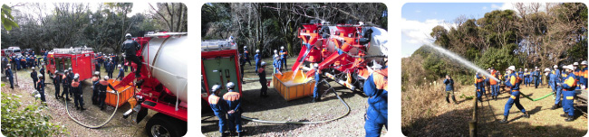 山林火災防御訓練の様子3枚